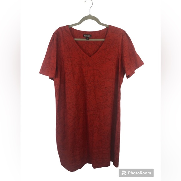 Nicole Miller Dresses & Skirts - Nicole Miller Women’s Dress V Neck Hemline Tucks Flutter Sleeves Leaf Pattern